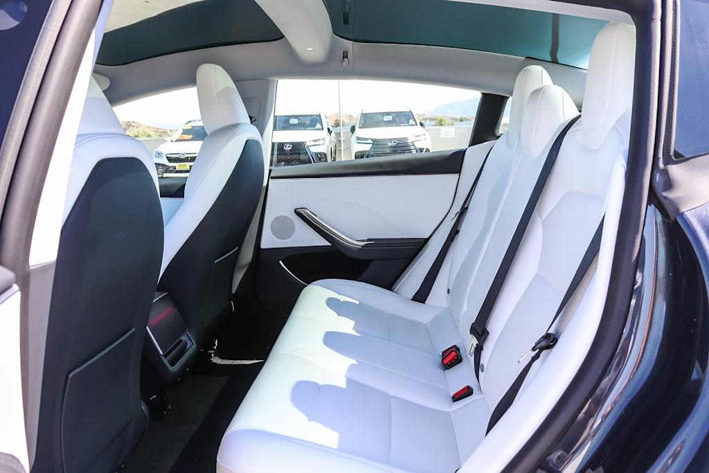 Thumbnail: 2025 Tesla Model 3 - 10