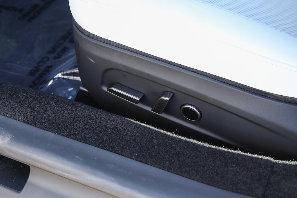 Thumbnail: 2025 Tesla Model 3 - 24