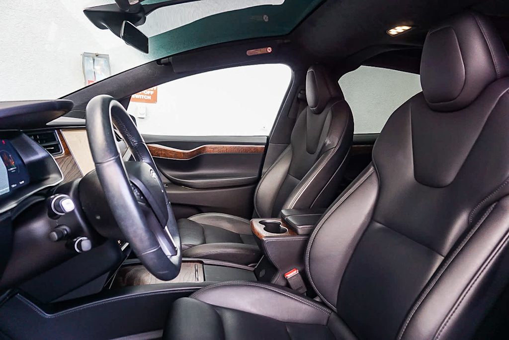 Thumbnail: 2020 Tesla Model X - 10