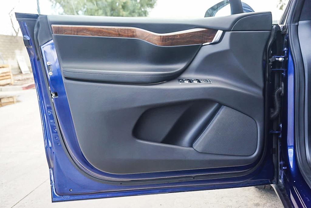 Thumbnail: 2020 Tesla Model X - 27