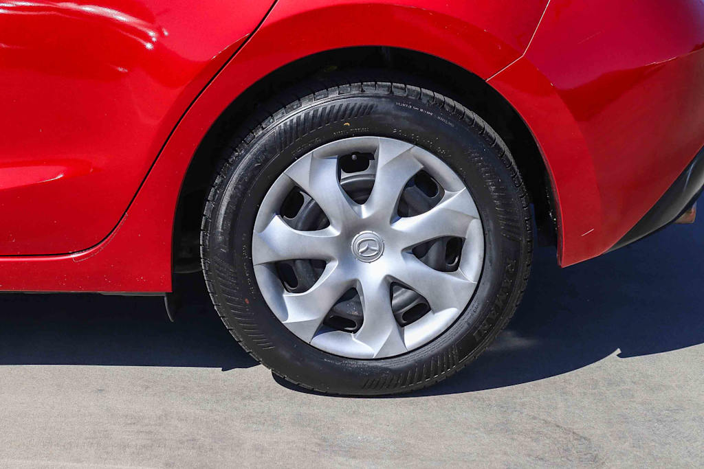 Thumbnail: 2016 Mazda Mazda3 - 25