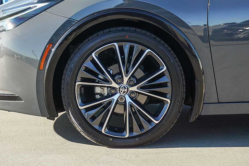 Thumbnail: 2024 Toyota Prius - 6