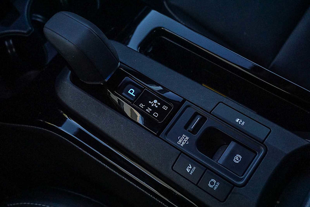 Thumbnail: 2024 Toyota Prius - 27