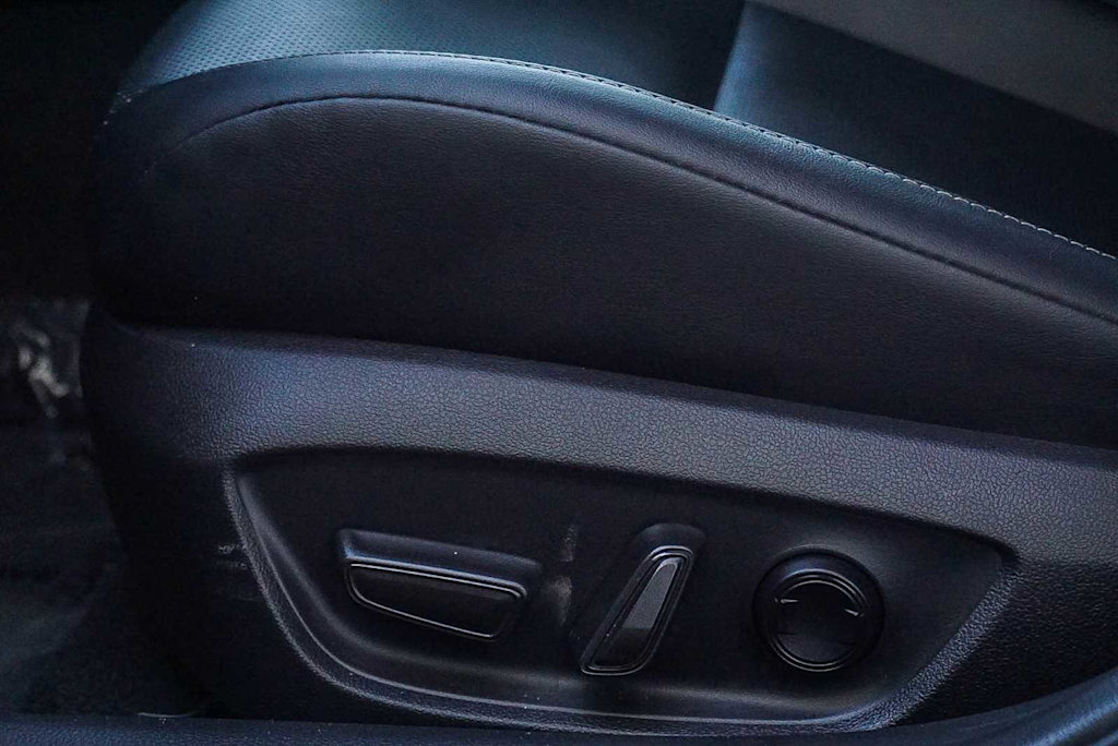 Thumbnail: 2024 Toyota Prius - 25