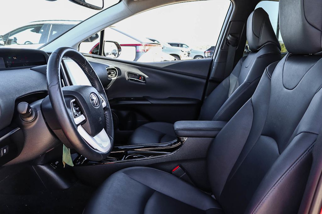 Thumbnail: 2017 Toyota Prius Prime - 10