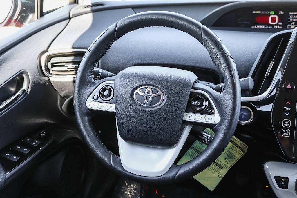 Thumbnail: 2017 Toyota Prius Prime - 8