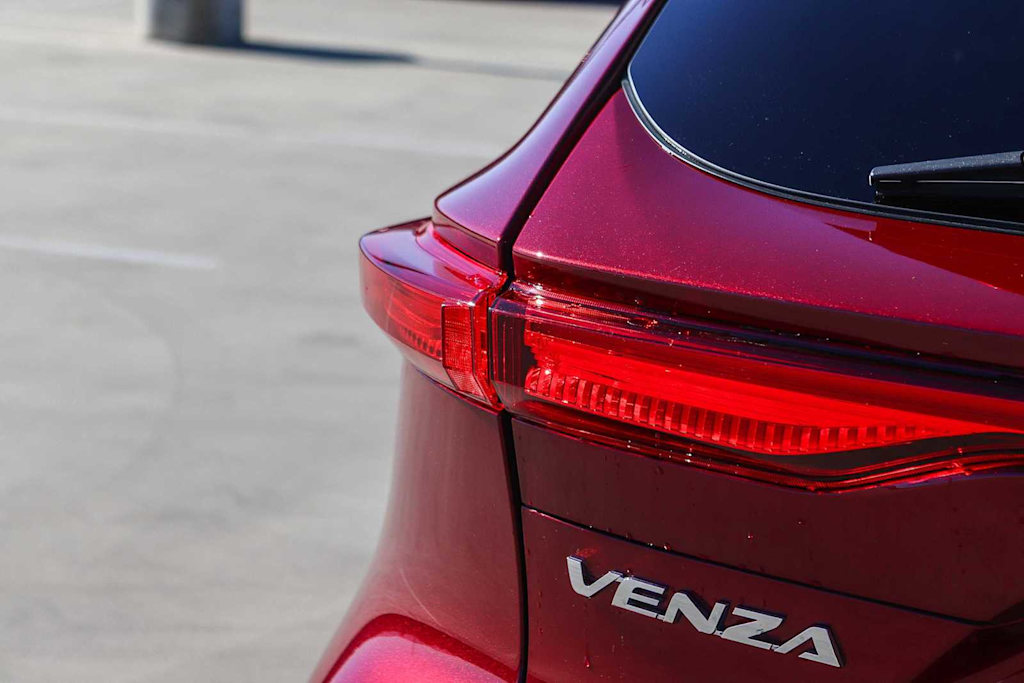 Thumbnail: 2024 Toyota Venza - 25