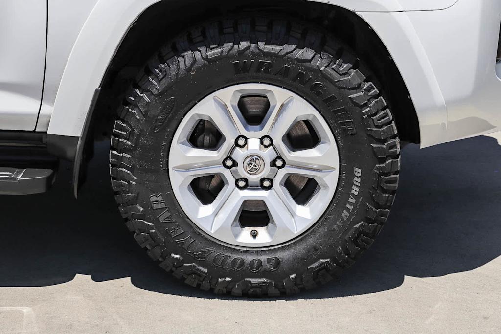 Thumbnail: 2018 Toyota 4Runner - 5