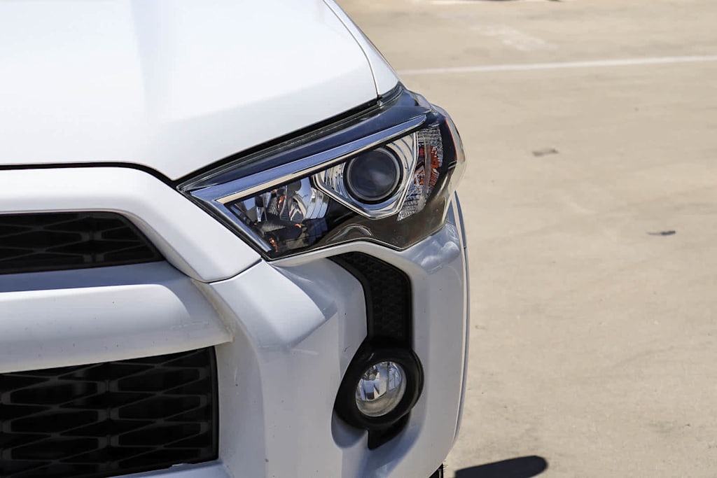 Thumbnail: 2018 Toyota 4Runner - 20