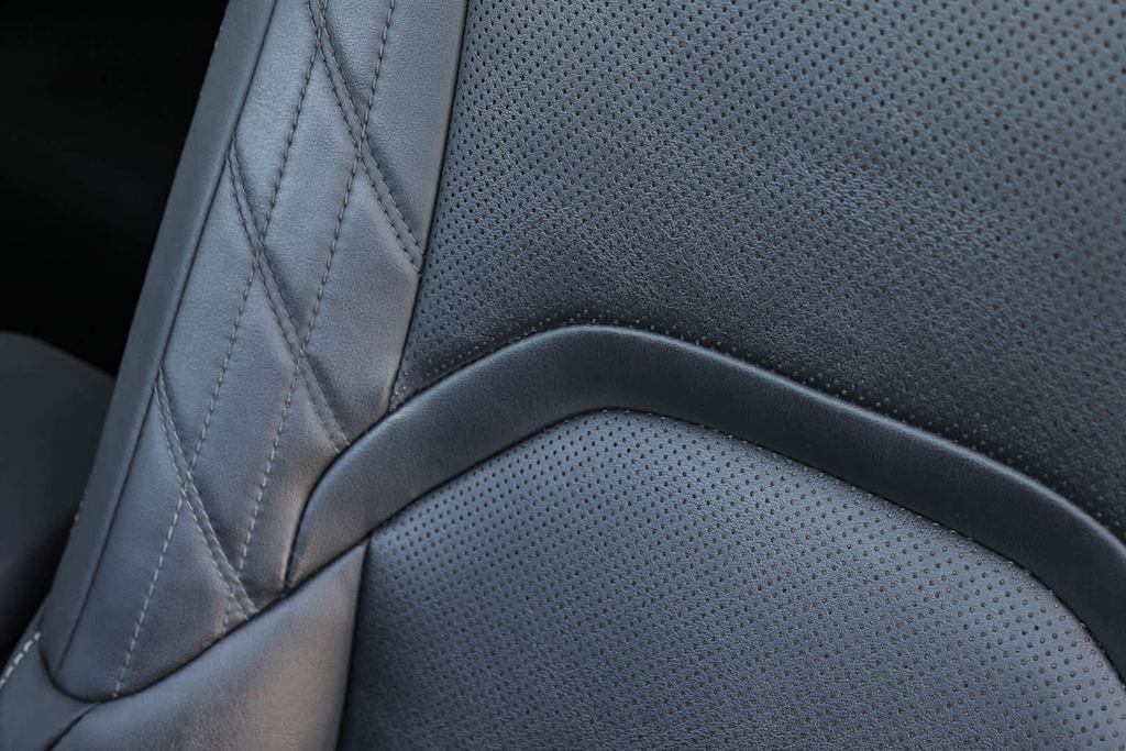 Thumbnail: 2024 Lexus UX - 25
