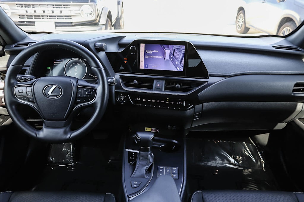 Thumbnail: 2024 Lexus UX - 2