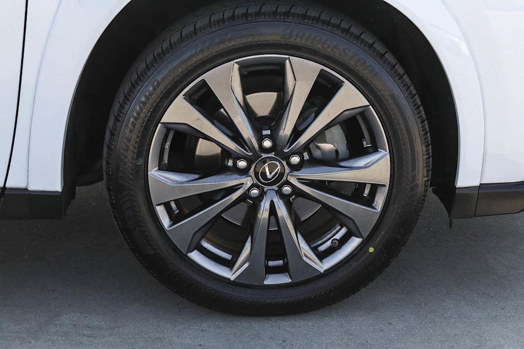 Thumbnail: 2024 Lexus UX - 6