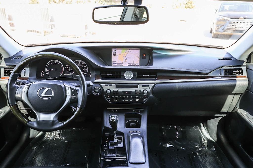 Thumbnail: 2013 Lexus ES - 2