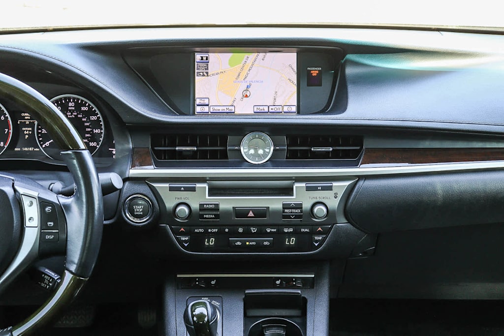 Thumbnail: 2013 Lexus ES - 14