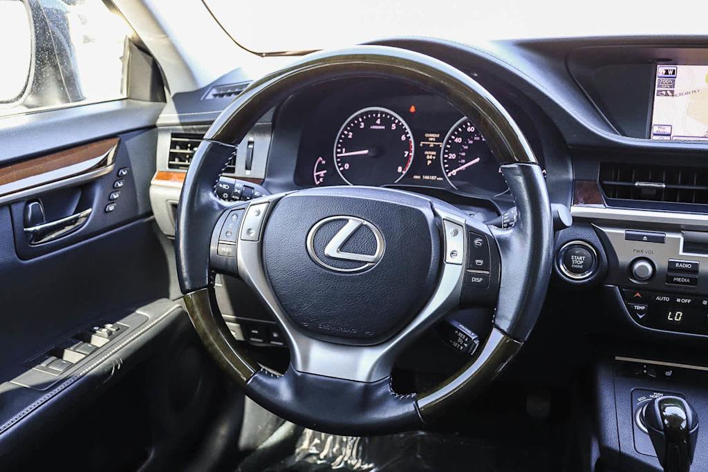 Thumbnail: 2013 Lexus ES - 9