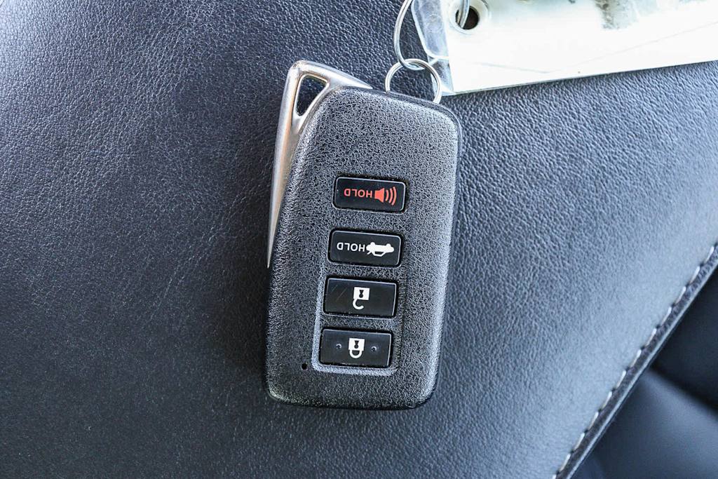 Thumbnail: 2013 Lexus ES - 17