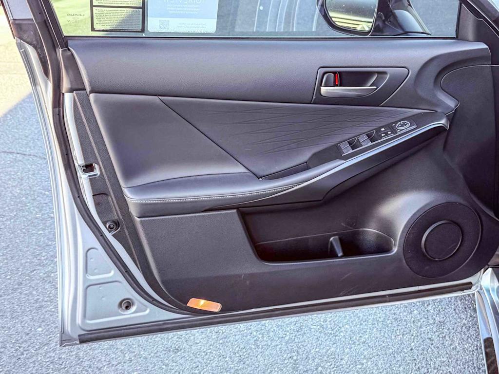 Thumbnail: 2024 Lexus ES - 29