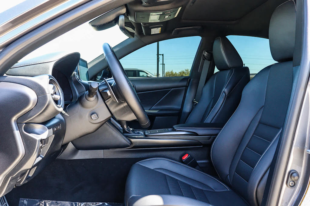 Thumbnail: 2025 Lexus ES - 10