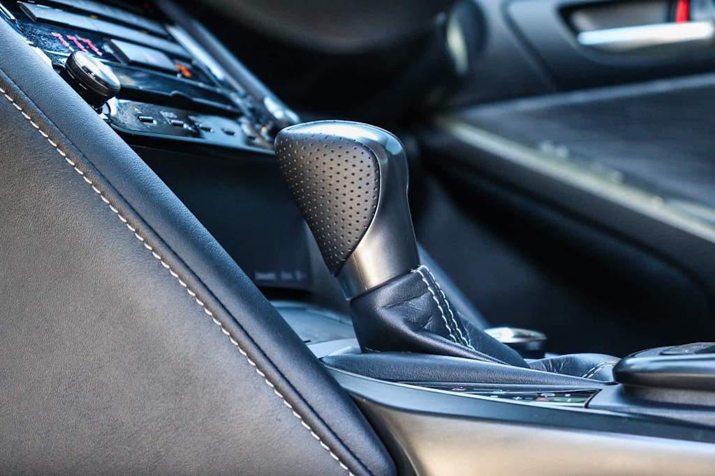 Thumbnail: 2025 Lexus ES - 14