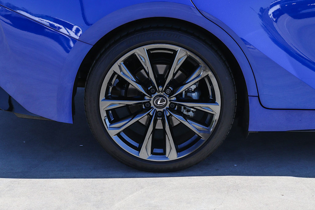 Thumbnail: 2025 Lexus ES - 23