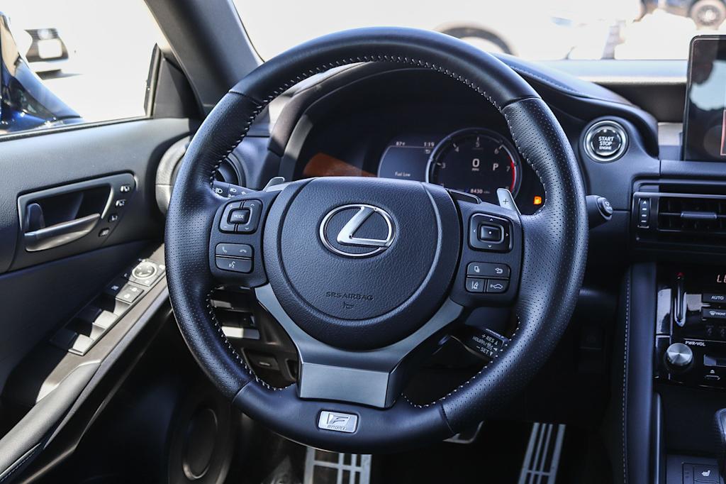 Thumbnail: 2025 Lexus ES - 9