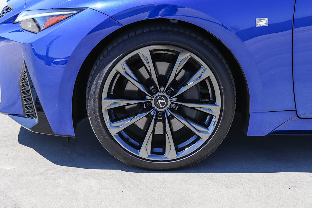 Thumbnail: 2025 Lexus ES - 24