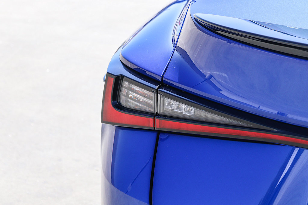 Thumbnail: 2025 Lexus ES - 6