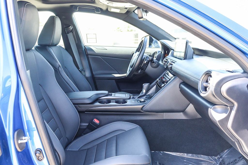 Thumbnail: 2025 Lexus ES - 10