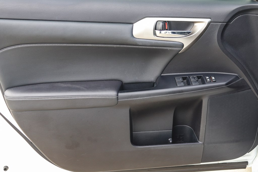 Thumbnail: 2014 Lexus CT - 24