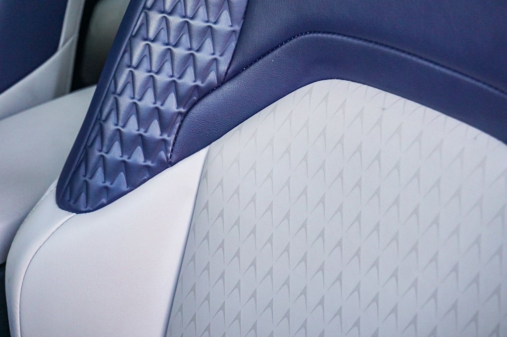 Thumbnail: 2020 Lexus UX - 27