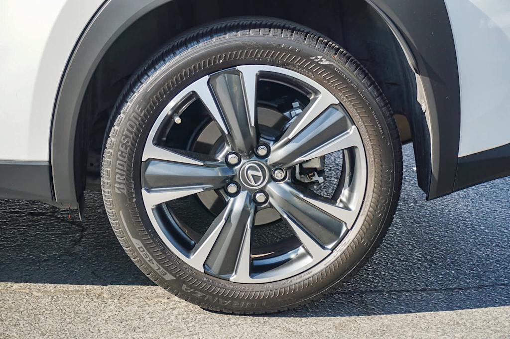 Thumbnail: 2020 Lexus UX - 22