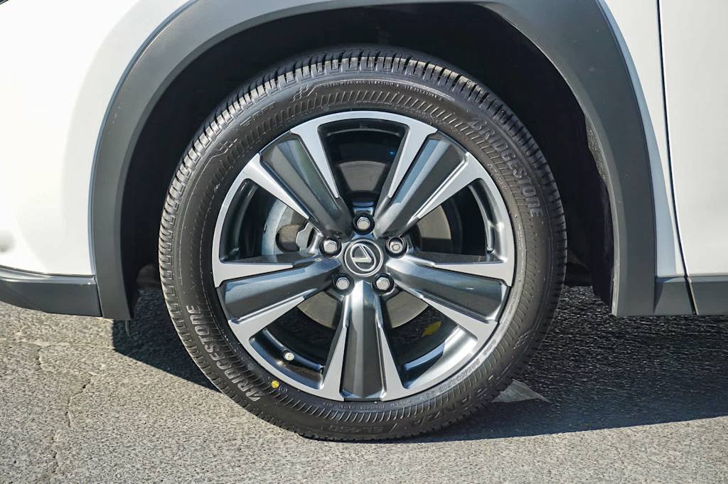 Thumbnail: 2020 Lexus UX - 6
