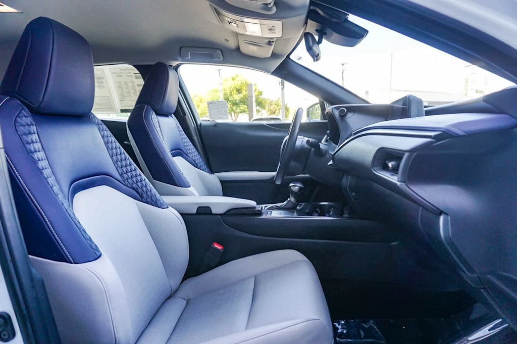 Thumbnail: 2020 Lexus UX - 9