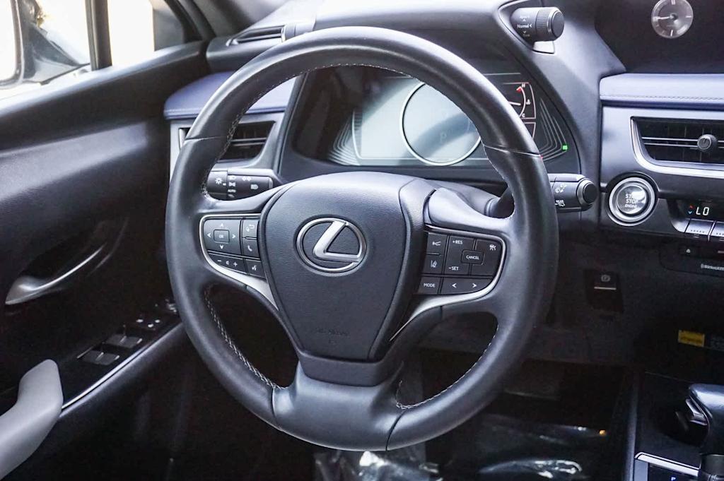 Thumbnail: 2020 Lexus UX - 12