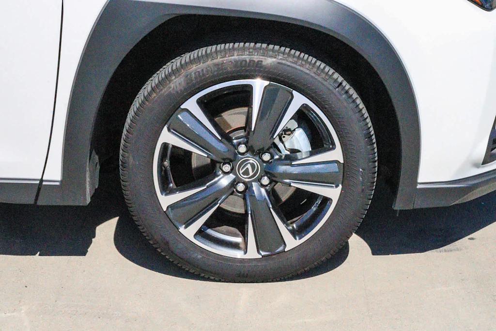 Thumbnail: 2025 Lexus UX - 5