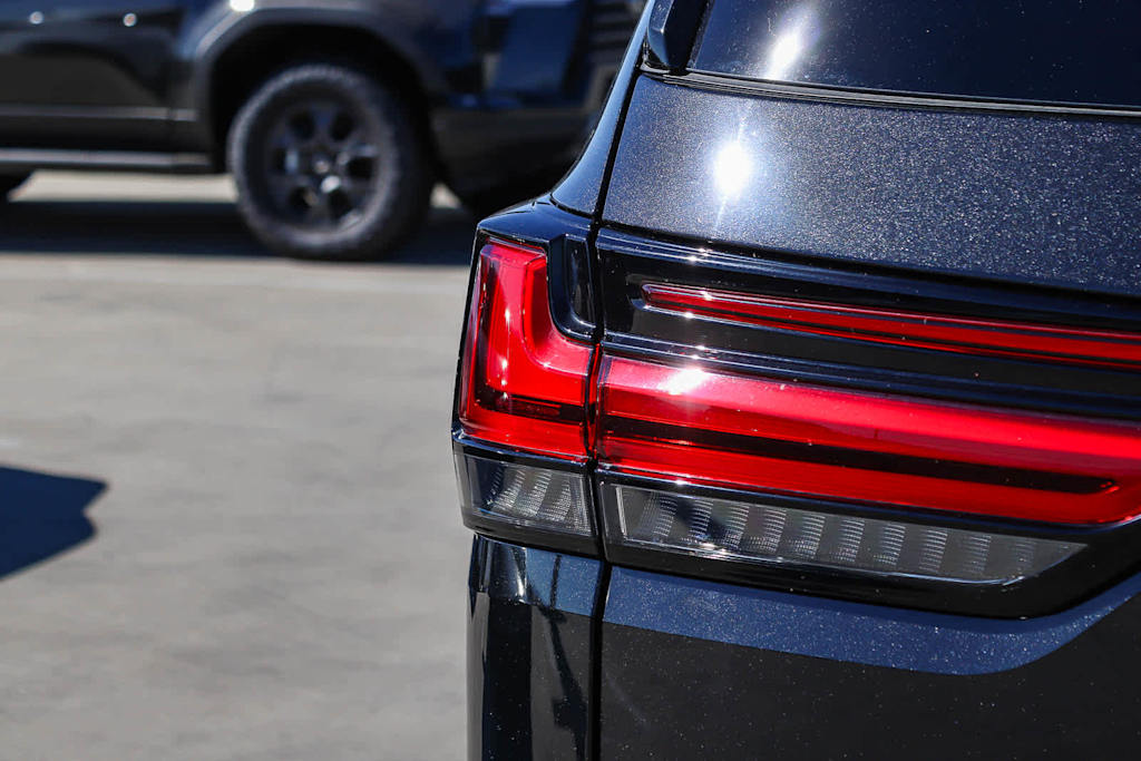 Thumbnail: 2023 Lexus LX - 25