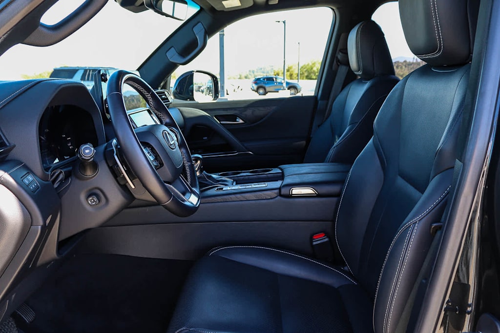 Thumbnail: 2023 Lexus LX - 10