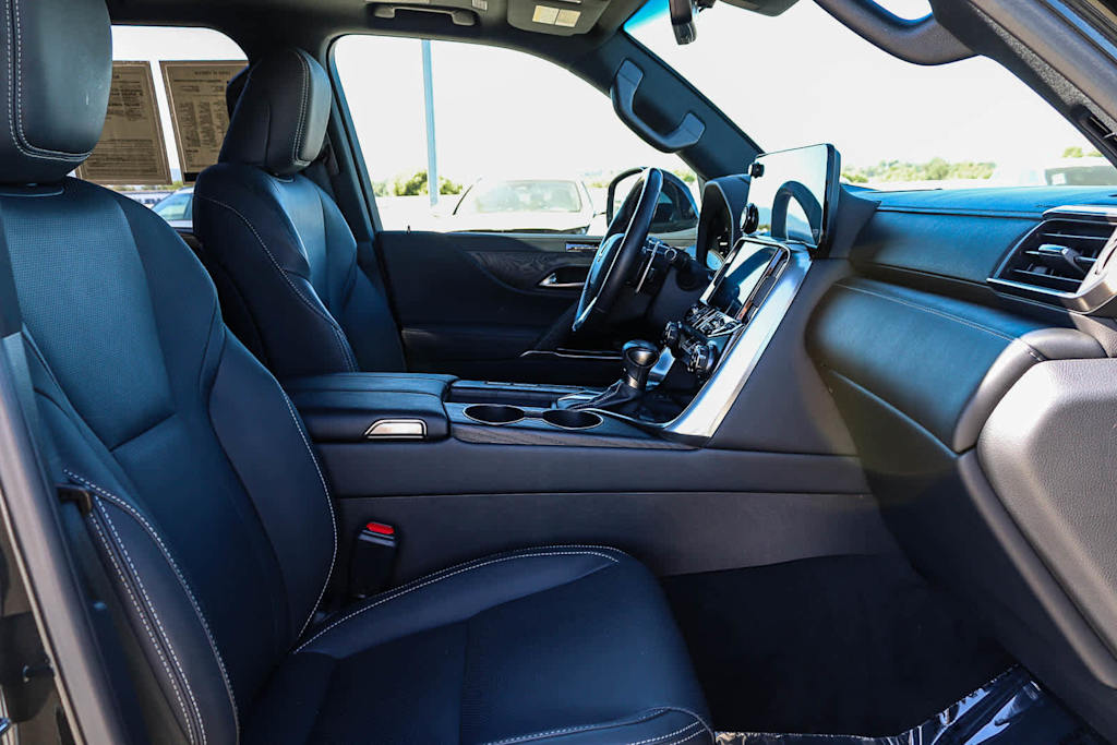 Thumbnail: 2023 Lexus LX - 9