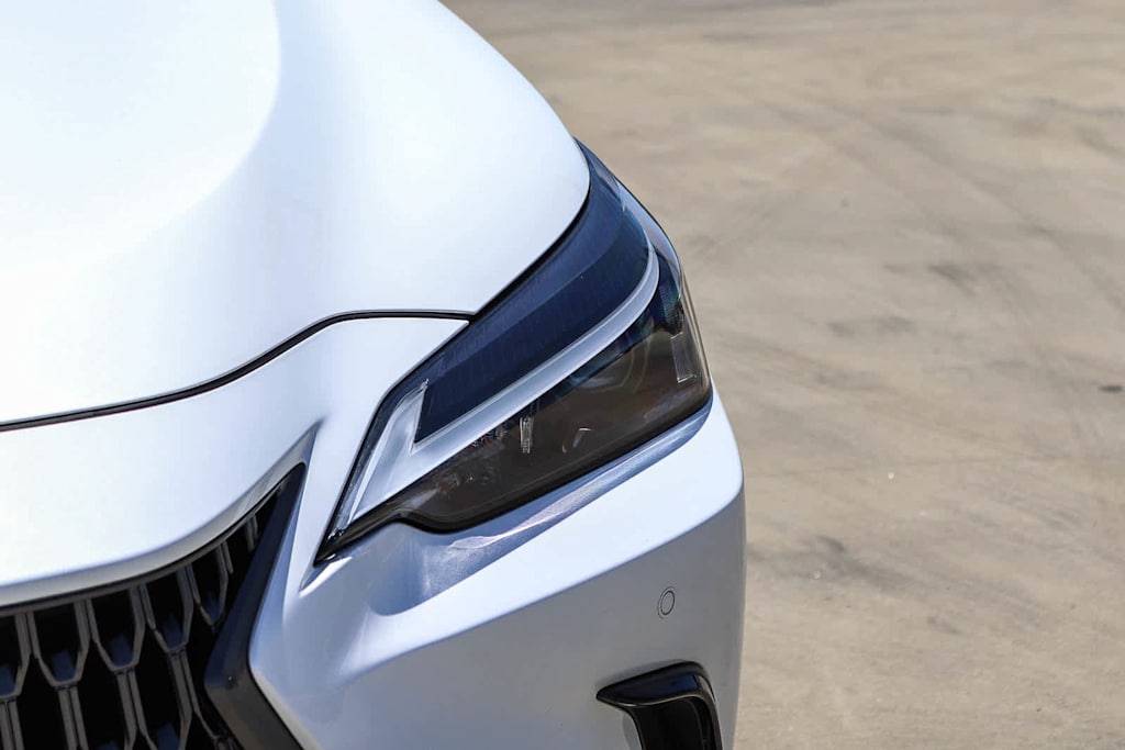 Thumbnail: 2025 Lexus ES - 20