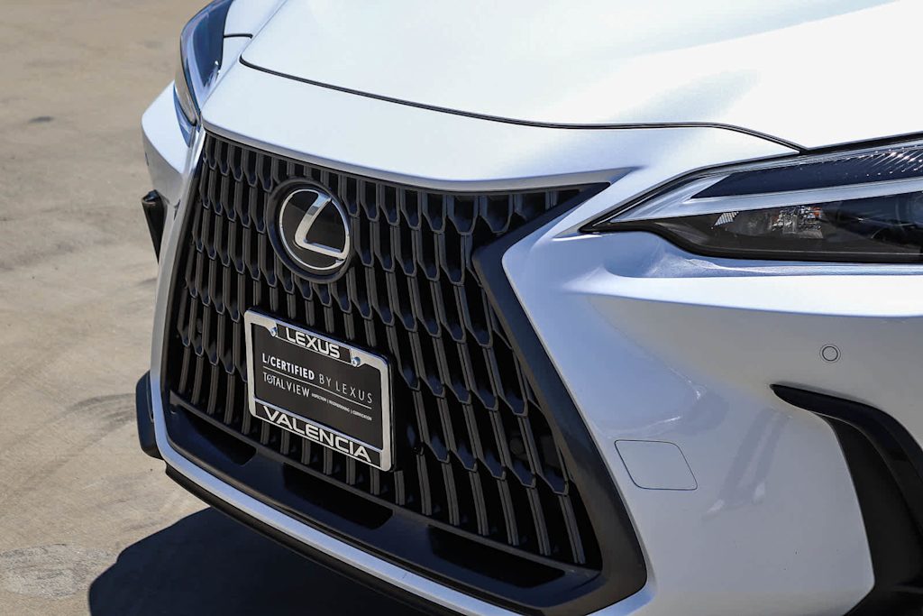 Thumbnail: 2025 Lexus ES - 21