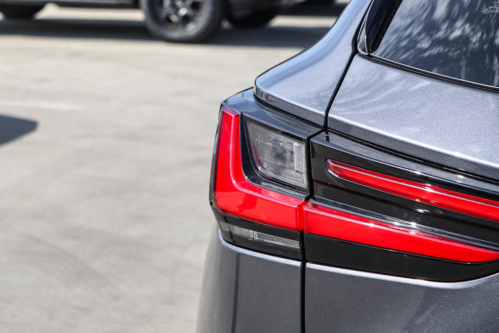 Thumbnail: 2024 Lexus ES - 25