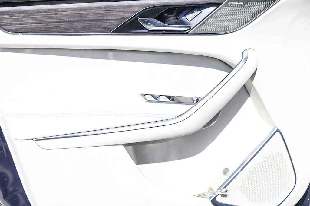 Thumbnail: 2021 Jaguar F-Pace - 28