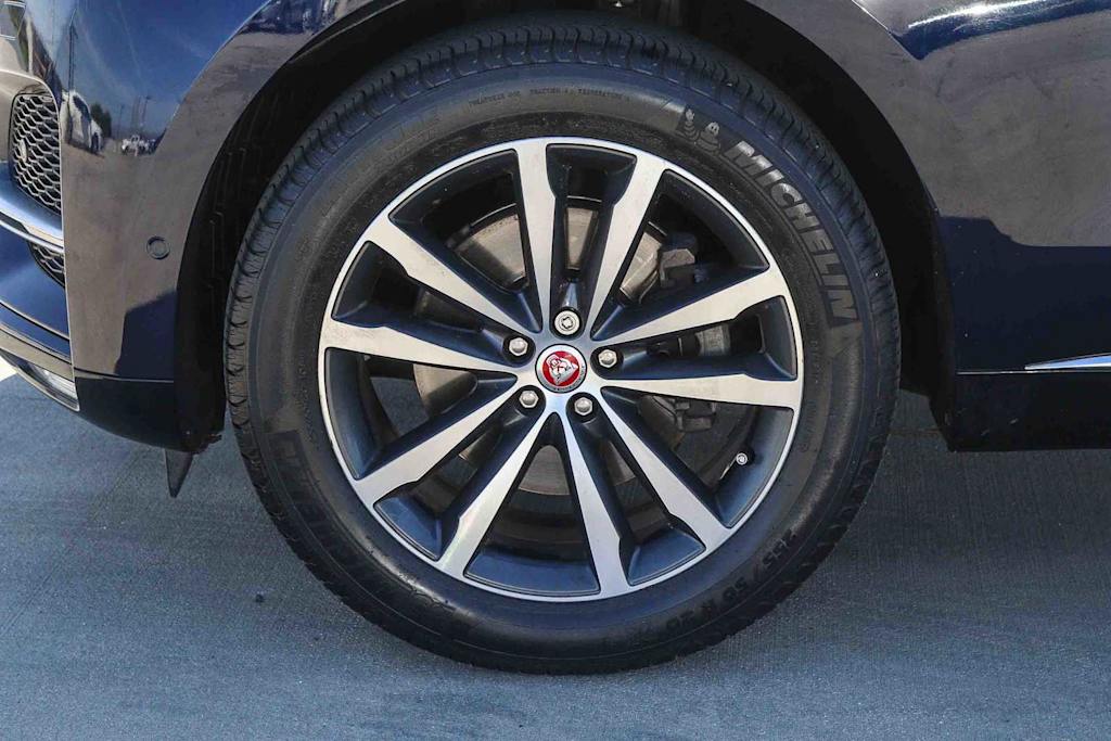 Thumbnail: 2021 Jaguar F-Pace - 23