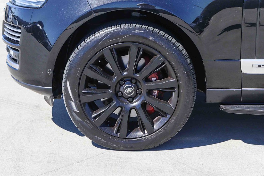 Thumbnail: 2014 Land Rover Range Rover - 23