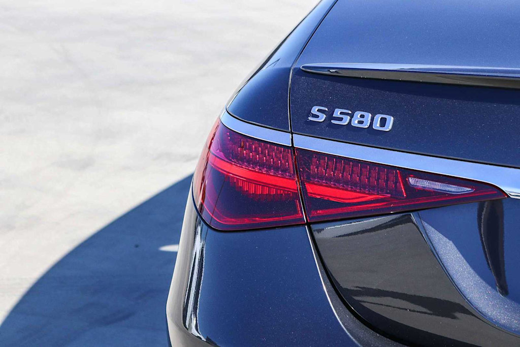Thumbnail: 2022 Mercedes-Benz S-Class - 24