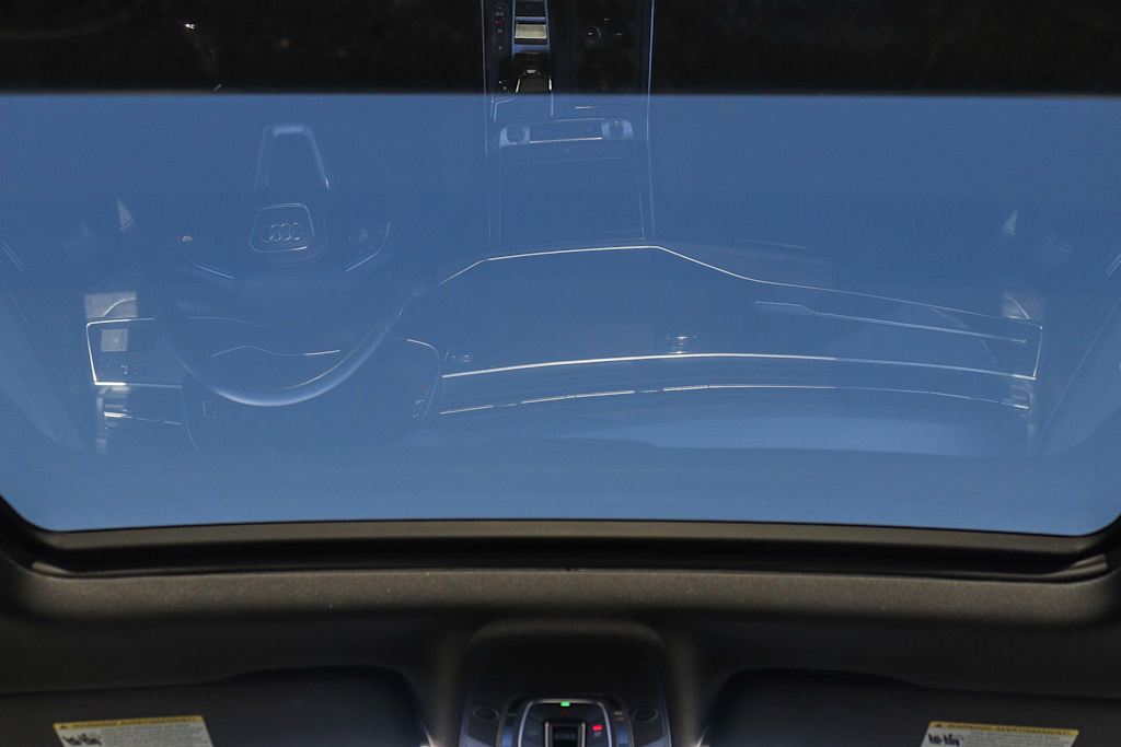Thumbnail: 2021 Audi Q7 - 26