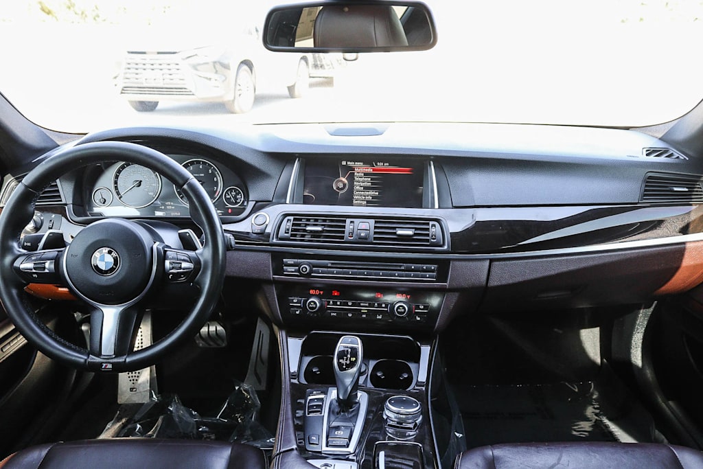 Thumbnail: 2016 BMW 5 Series - 2