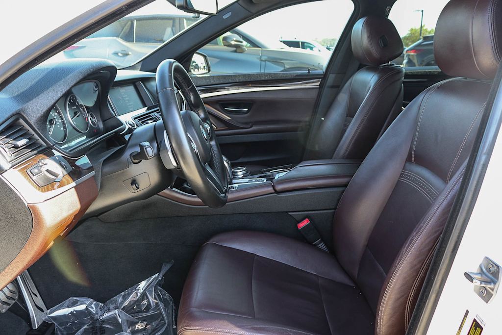 Thumbnail: 2016 BMW 5 Series - 11