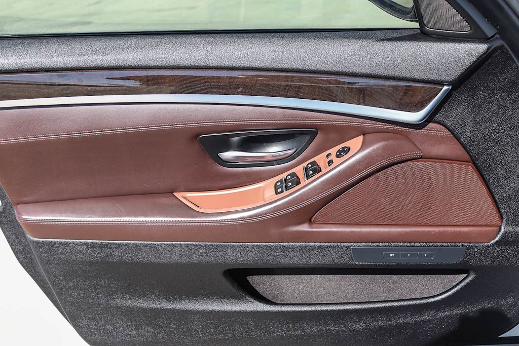 Thumbnail: 2016 BMW 5 Series - 30