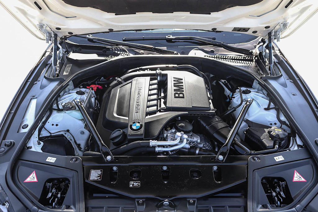 Thumbnail: 2016 BMW 5 Series - 8